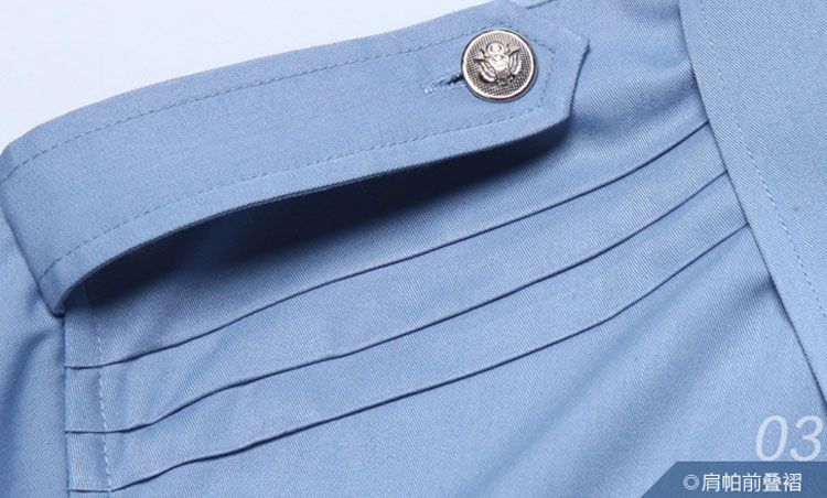 肩部壓褶設計，更有厚重感